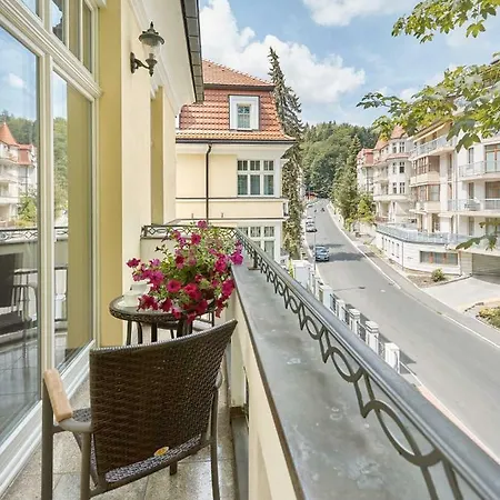 Apartment Dionysus *